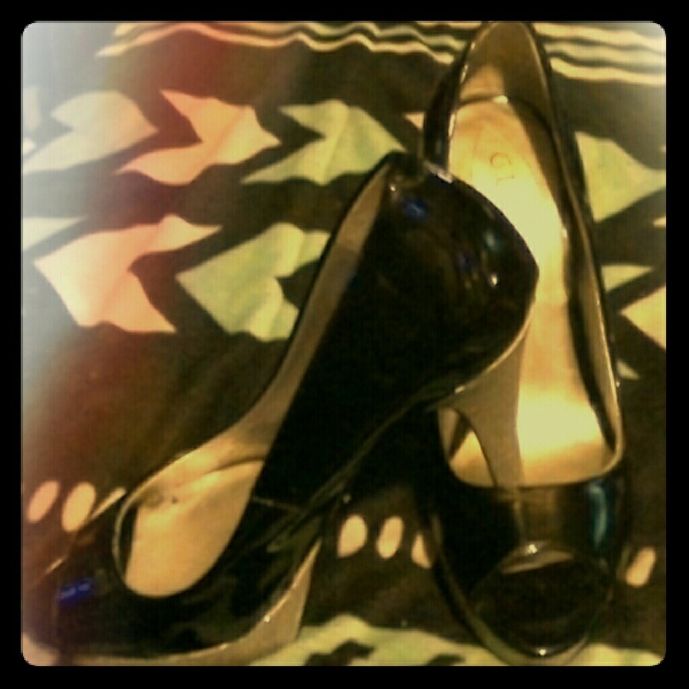 Guess platform heels